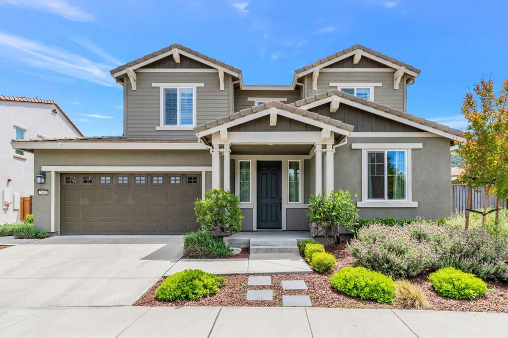 2888 Lemon Grass Lane