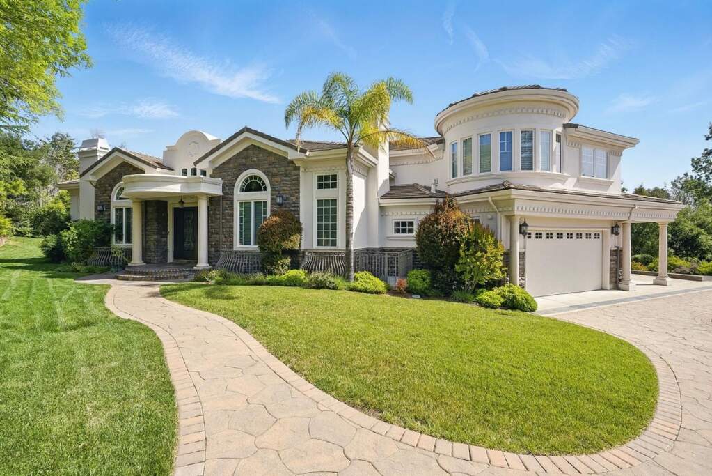 12690 Dianne Drive, Los Altos Hills, CA 94022