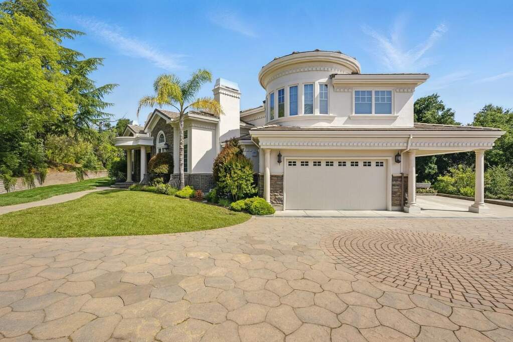 12690 Dianne Drive, Los Altos Hills, CA 94022
