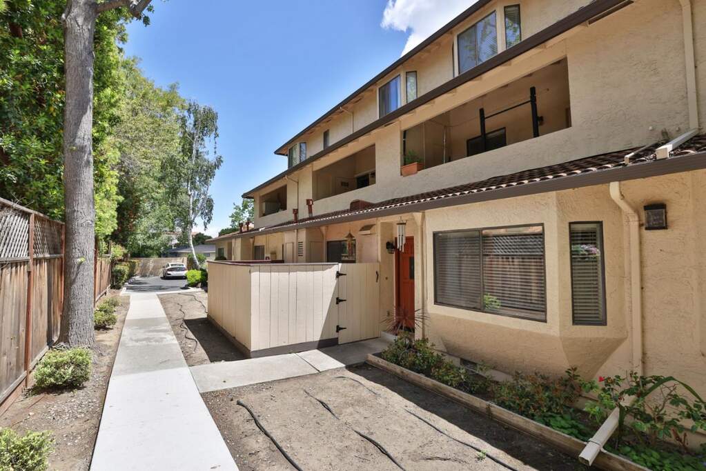 695 S Knickerbocker Drive #4, Sunnyvale, CA 94087