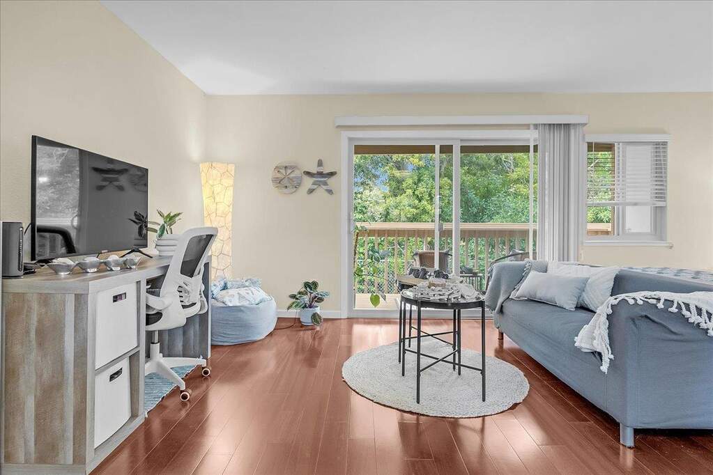 300 Glenwood Circle #291, Monterey, CA 93940