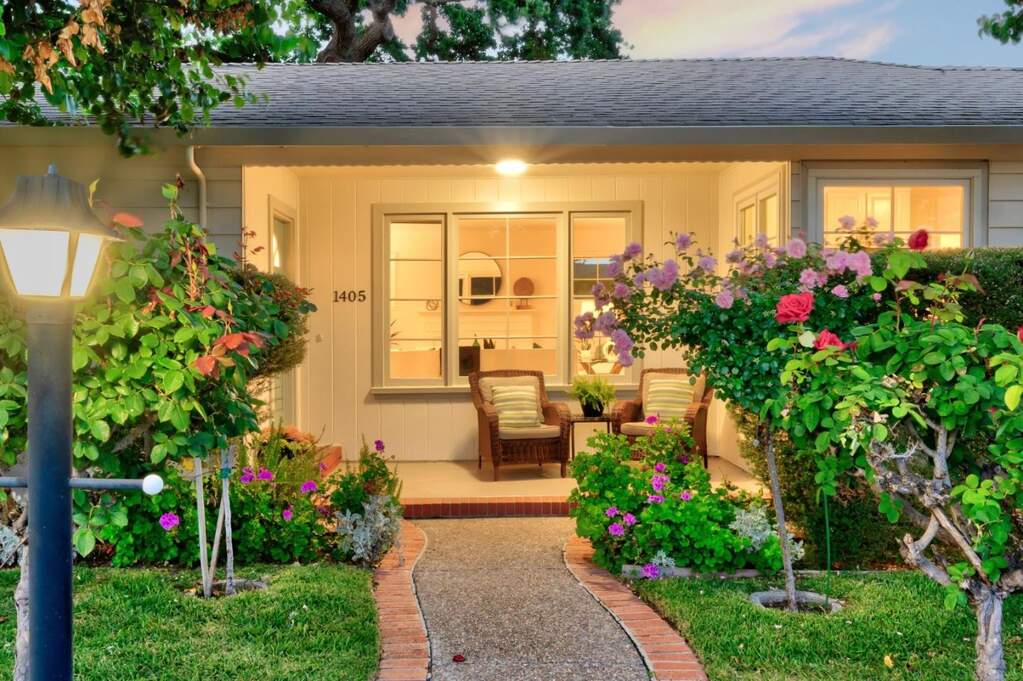 1405 Oakhurst Avenue, San Carlos, CA 94070