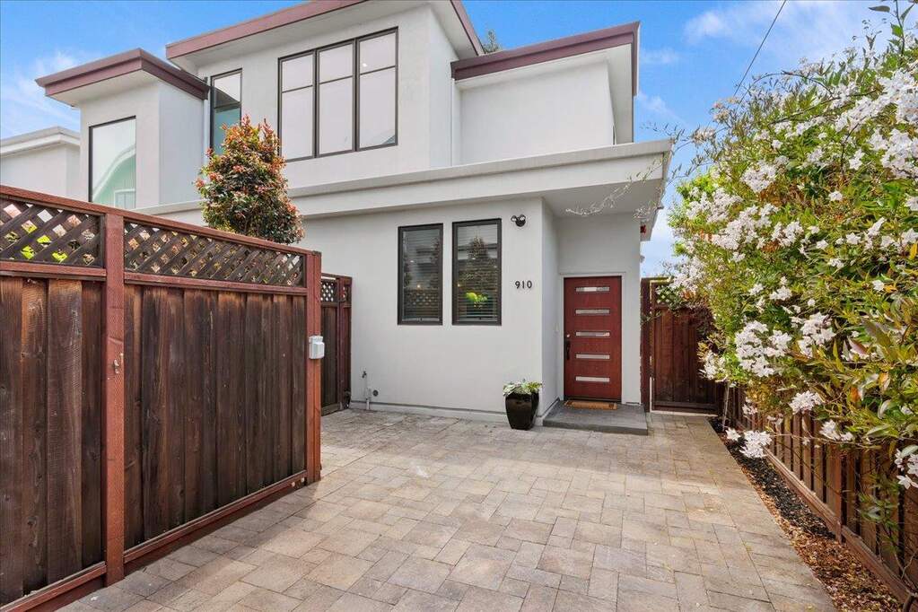 910 Cedar Street, Berkeley, CA 94710