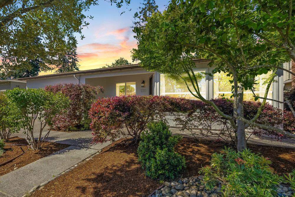 1250 Dewey Street, Redwood City, CA 94061