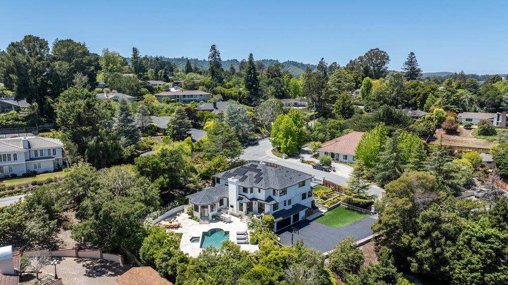 1095 Macadamia Drive, Hillsborough, CA 94010
