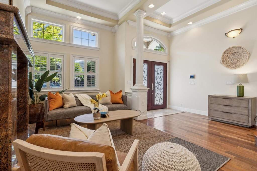 20433 Walnut Avenue, Saratoga, CA 95070