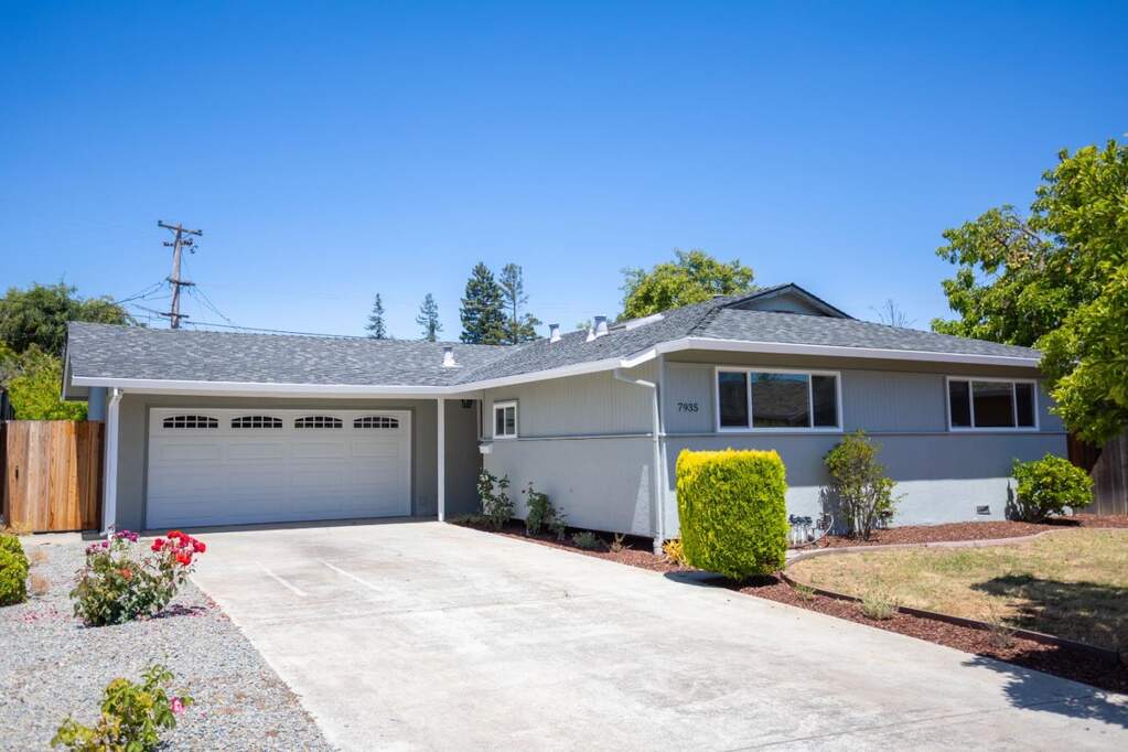 7935 Fall Court