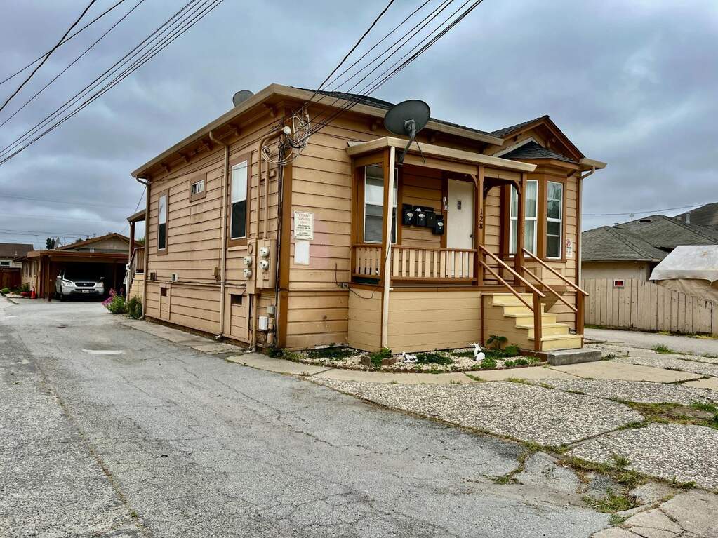 128 Maple Avenue, Watsonville, CA 95076