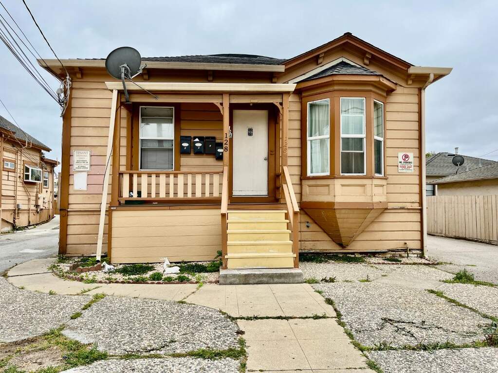 128 Maple Avenue, Watsonville, CA 95076