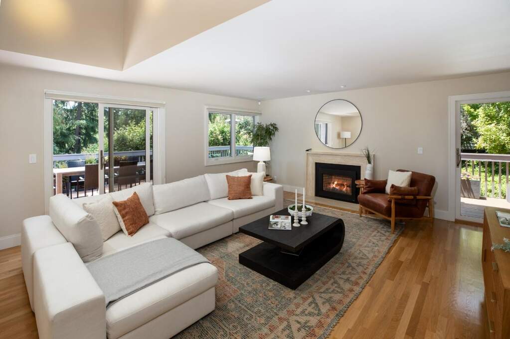 1330 Trinity Drive, Menlo Park, CA 94025