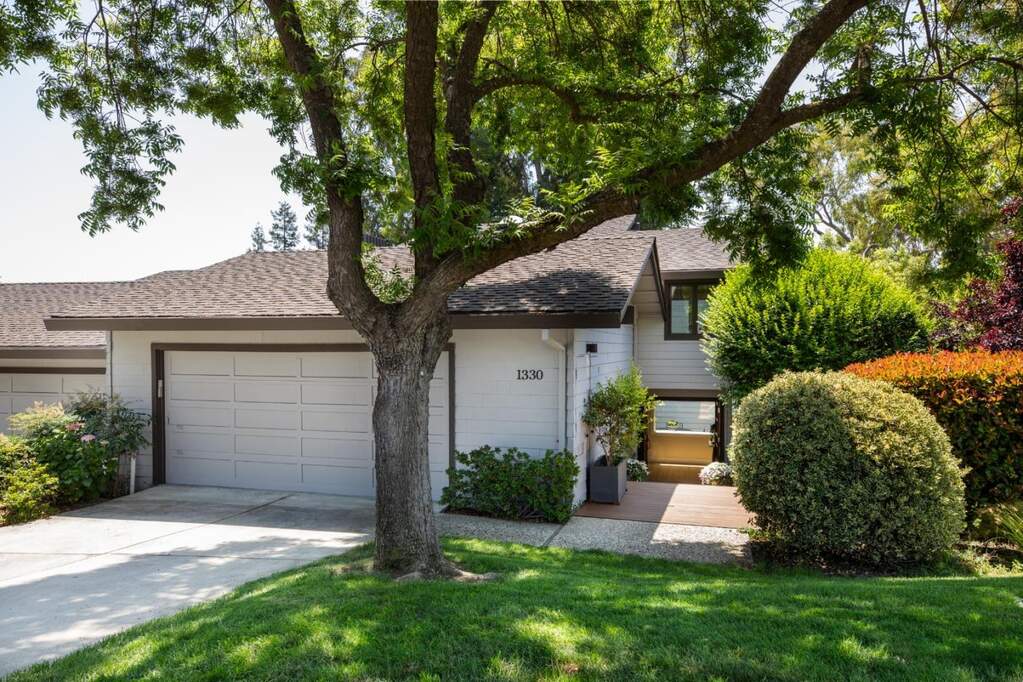 1330 Trinity Drive, Menlo Park, CA 94025