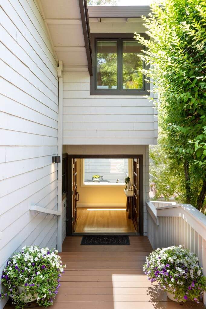 1330 Trinity Drive, Menlo Park, CA 94025
