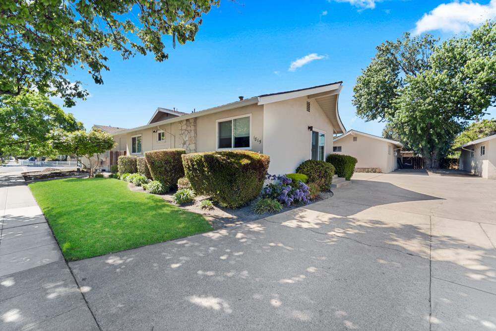1815 Bucknall Road, Campbell, CA 95008