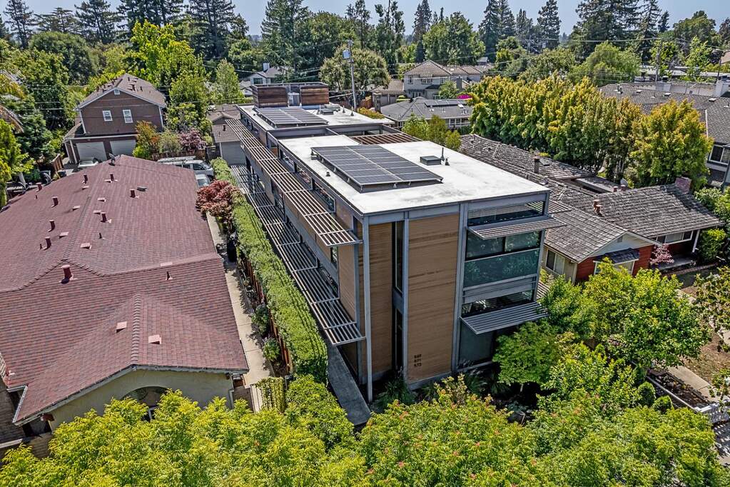 569 Lassen Street, Los Altos, CA 94022