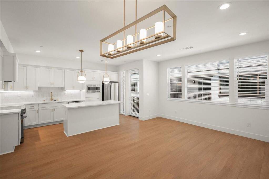 224 Carroll Street #8, Sunnyvale, CA 94086
