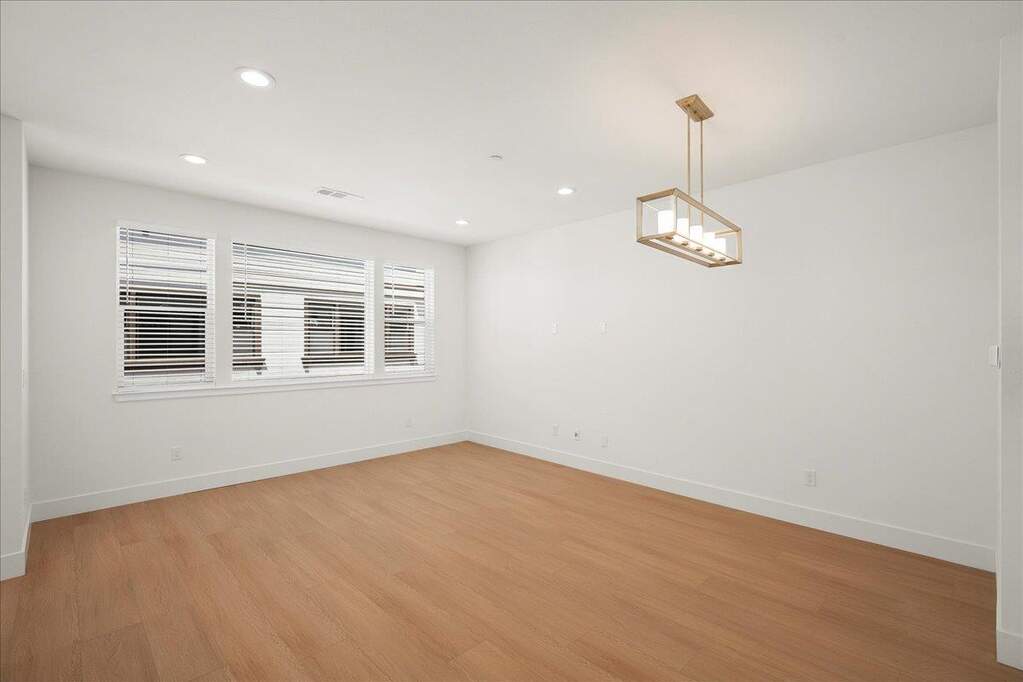 224 Carroll Street #8, Sunnyvale, CA 94086