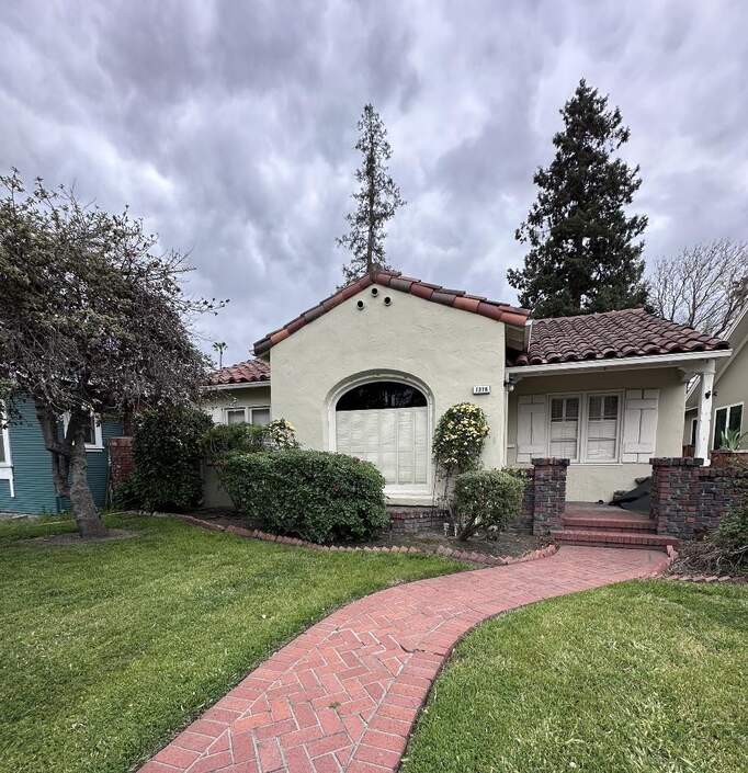 1376 Hanchett Avenue