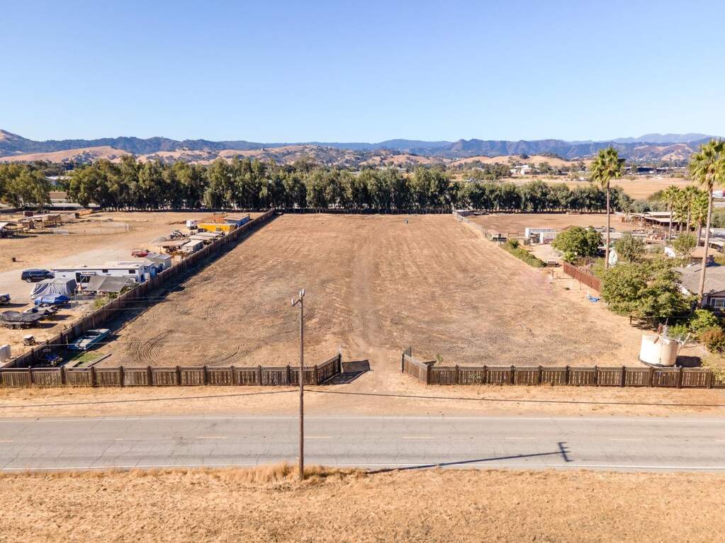 13705 Sycamore Avenue, San Martin, CA 95046