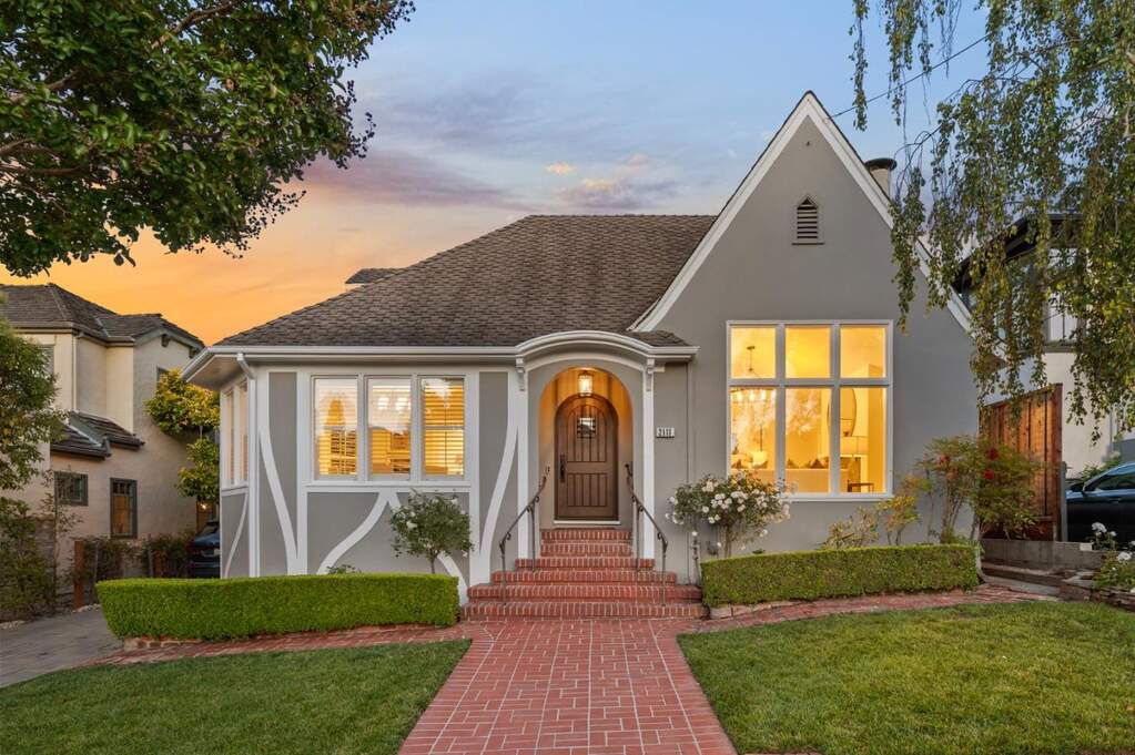 2111 Roosevelt Avenue, Burlingame, CA 94010