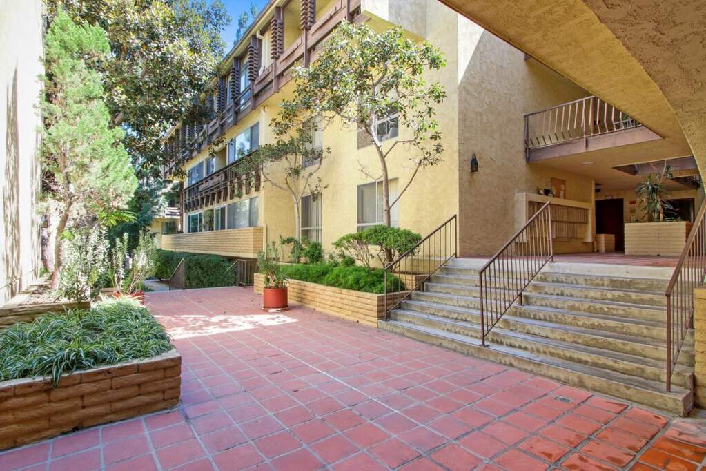 6275 Canterbury Drive #208, Culver City, CA 90230