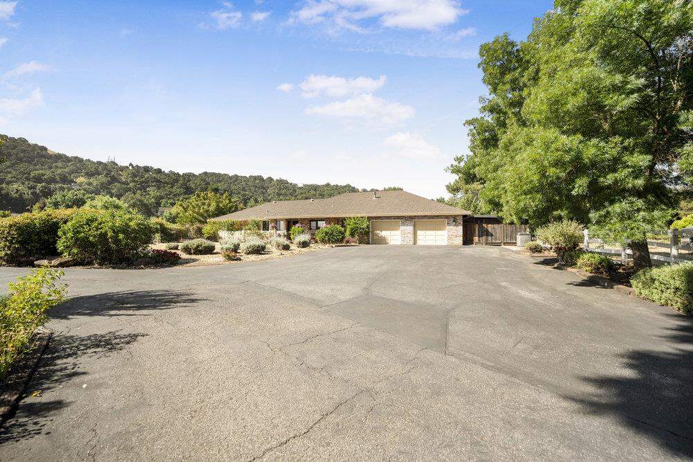 1090 W Edmundson Avenue, Morgan Hill, CA 95037