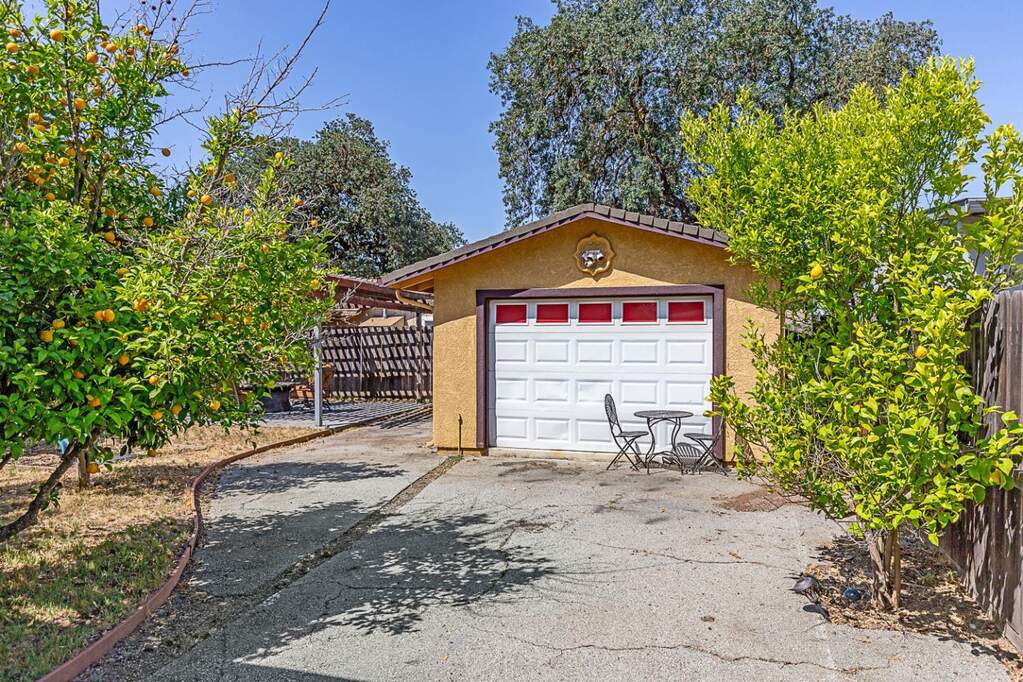 13155 Lincoln Avenue, San Martin, CA 95046
