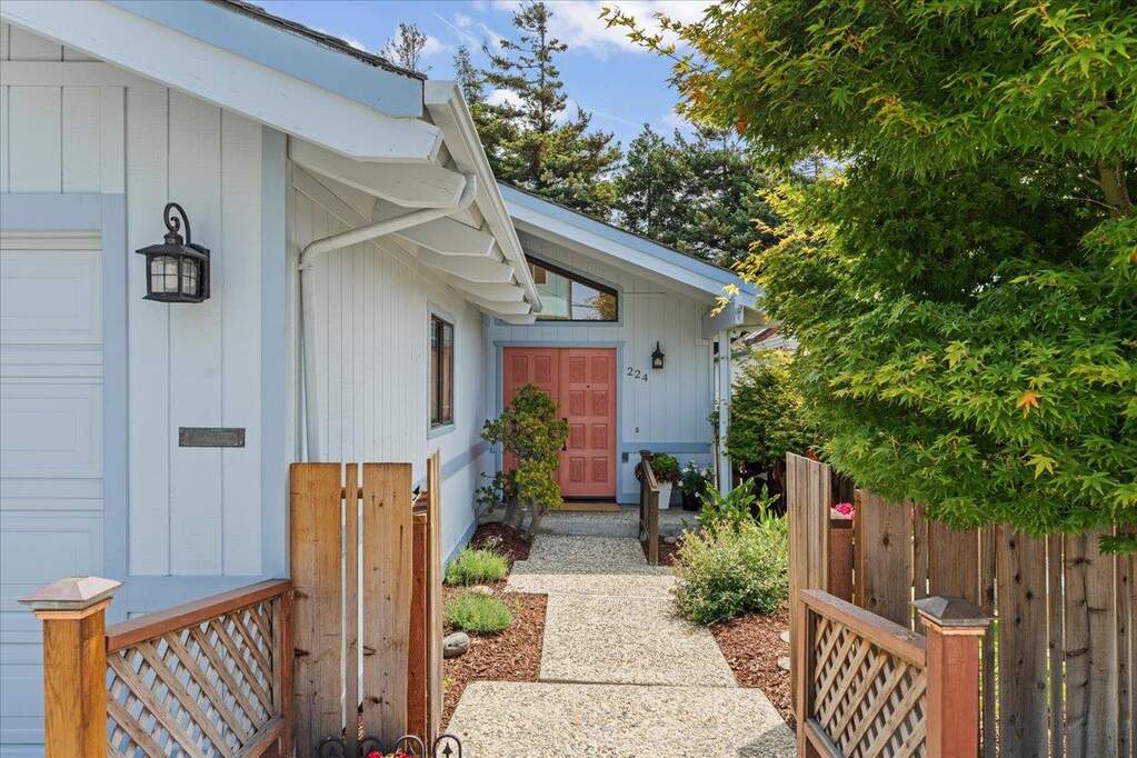 224 Pilkington Avenue