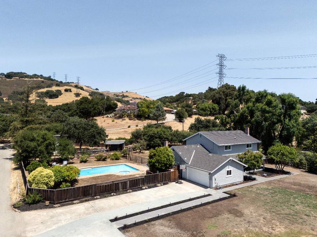 7565 Tierra Sombra Court, San Jose, CA 95120