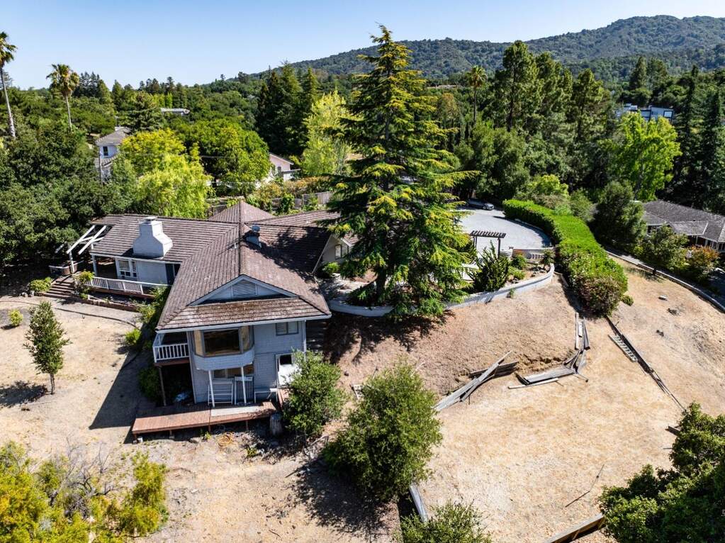 11552 Hillpark Lane, Los Altos, CA 94024