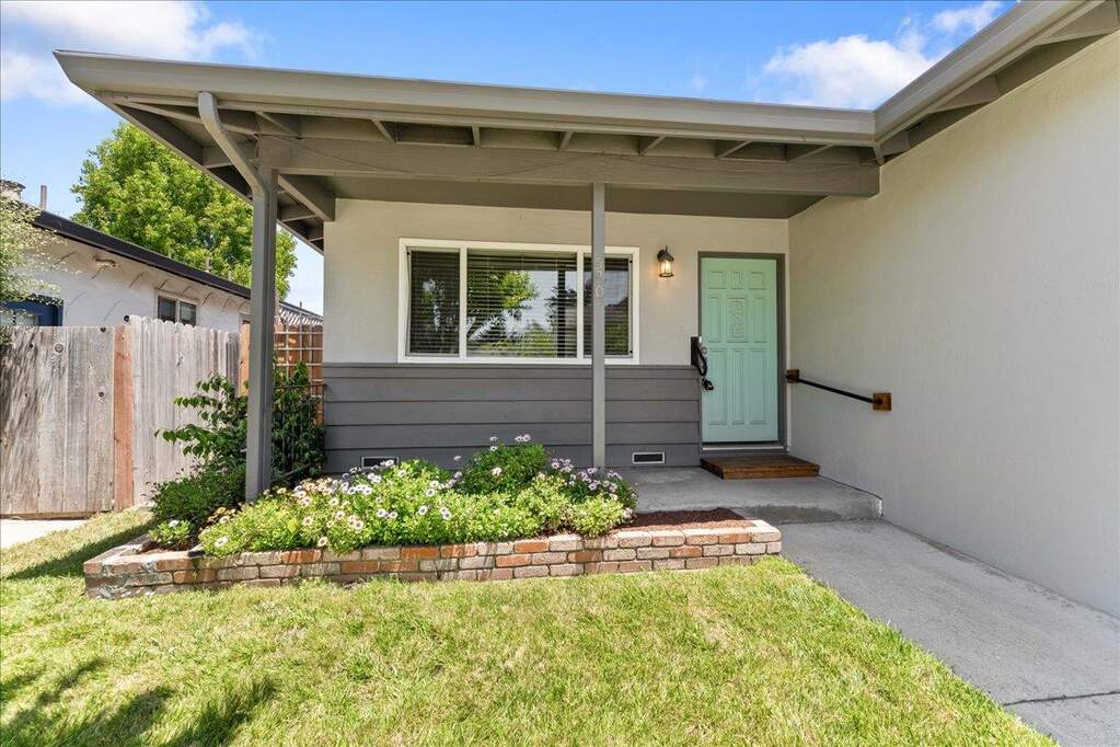 530 Western Drive, Santa Cruz, CA 95060