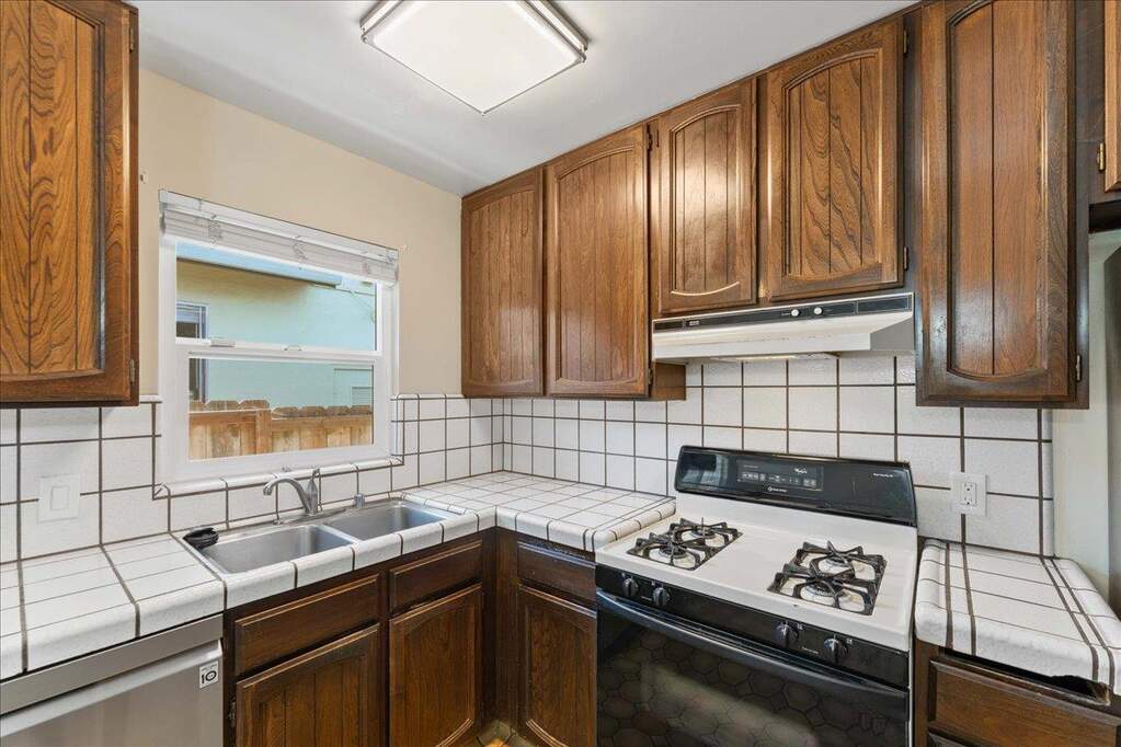 530 Western Drive, Santa Cruz, CA 95060