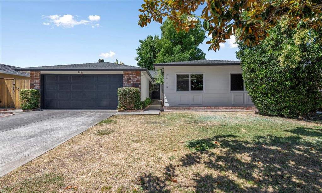 2543 Loomis Drive