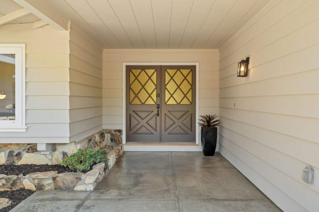 761 Woodstock Lane, Los Altos, CA 94022