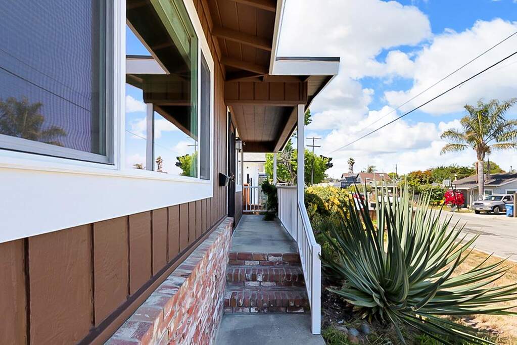 123 Surfside Avenue, Santa Cruz, CA 95060
