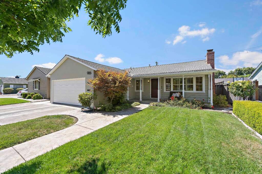 986 Maryann Drive