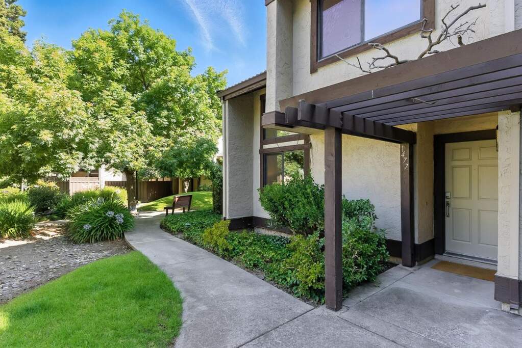 1477 Tyler Park Way, Mountain View, CA 94040