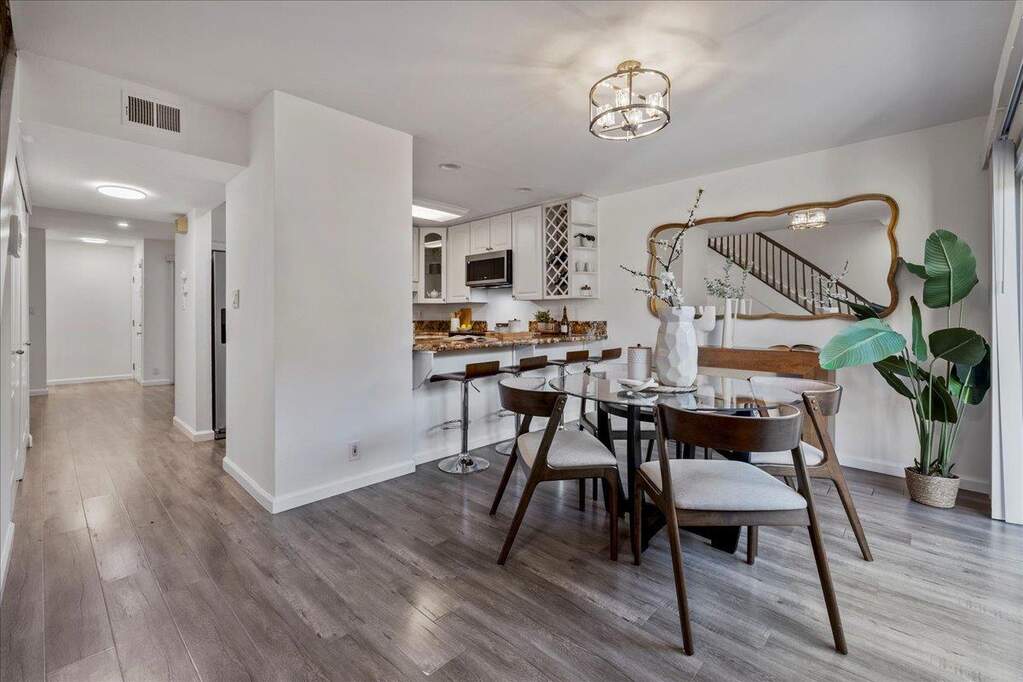 125 Connemara Way #16, Sunnyvale, CA 94087