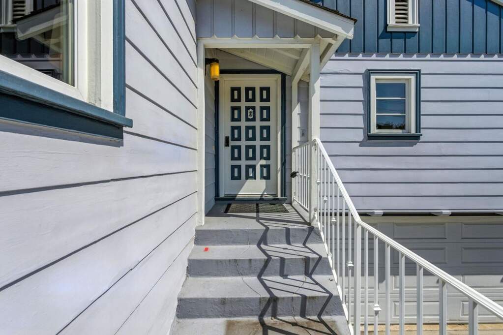 56 Selkirk Street, Oakland, CA 94619