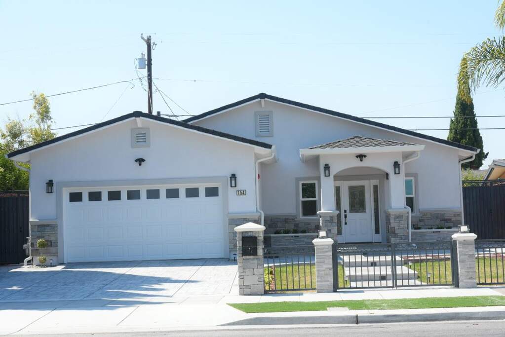 754 Lakehaven Drive