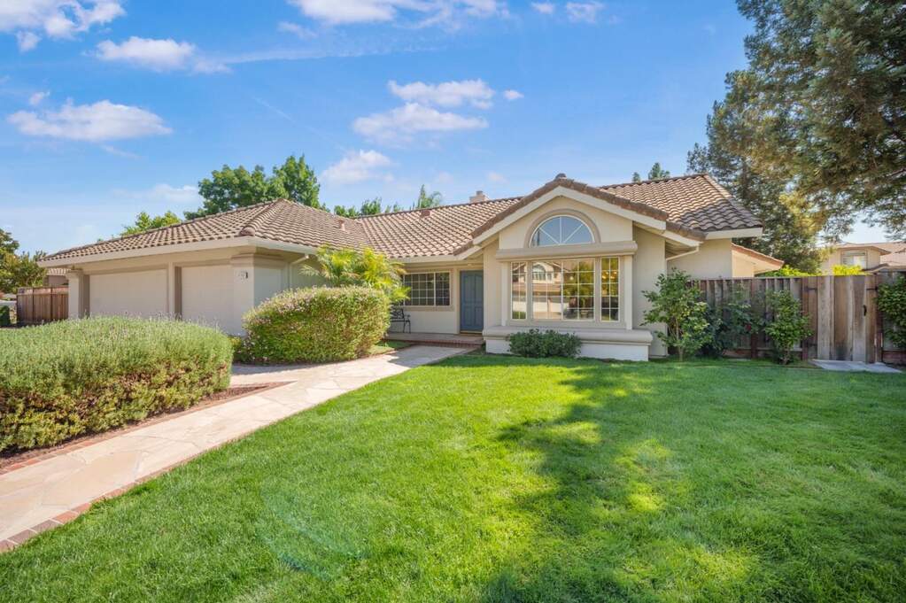 17157 Heatherwood Way