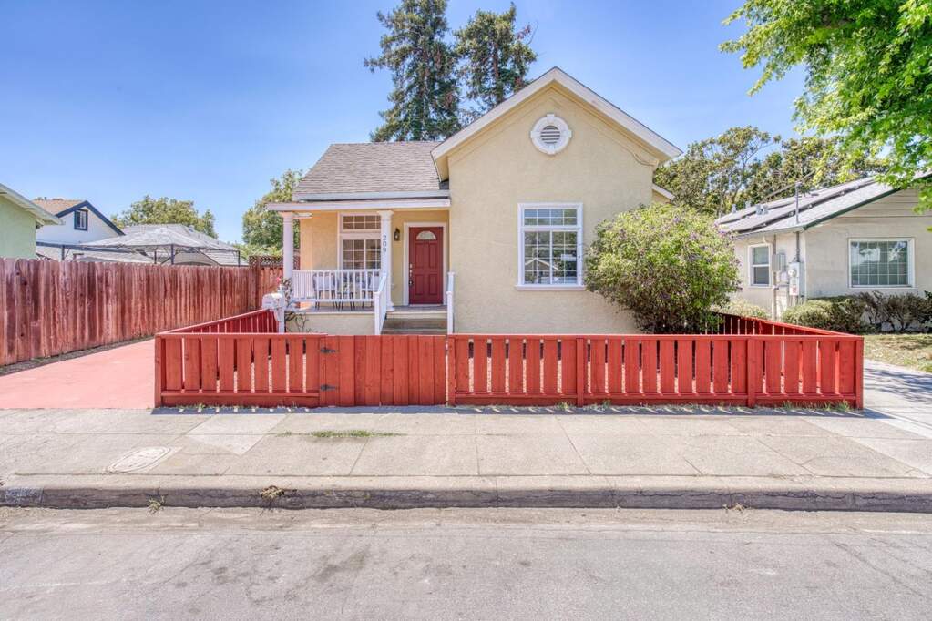 209 N 16th Street, San Jose, CA 95112