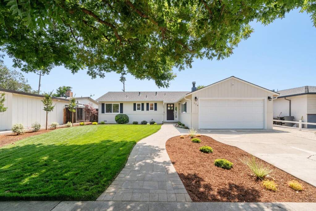 776 Pineview Drive