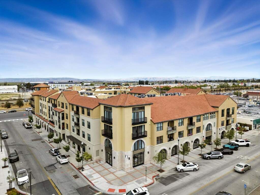 1001 Laurel Street #223