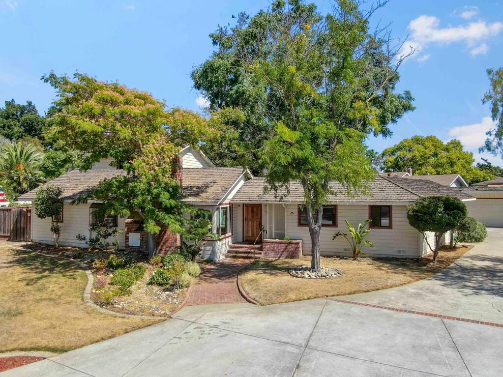 876 Dry Creek Road