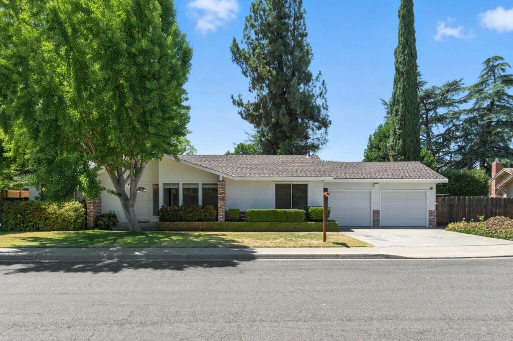 2201 Carleton Drive