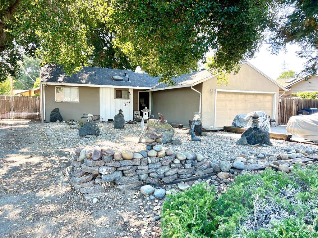 1847 Fallen Leaf Lane