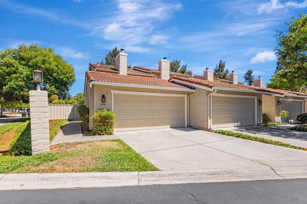 440 W Hacienda Avenue