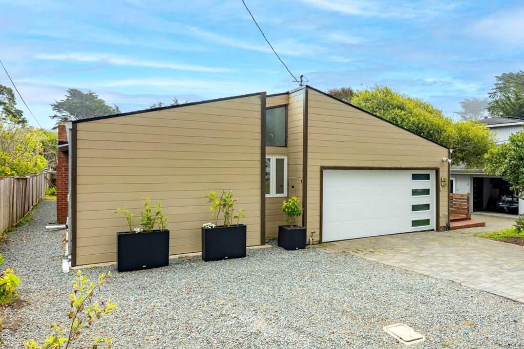 1161 Tamarind Street, Montara, CA 94037