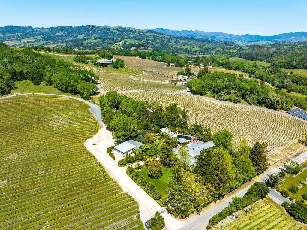 5222 No Name Road, Healdsburg, CA 95448