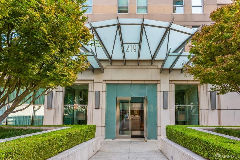 229 Brannan Street #2D